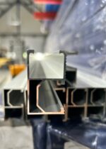 Aluminium-Solarschiene 2,4 m für seitliche Montage von Photovoltaikmodulen
